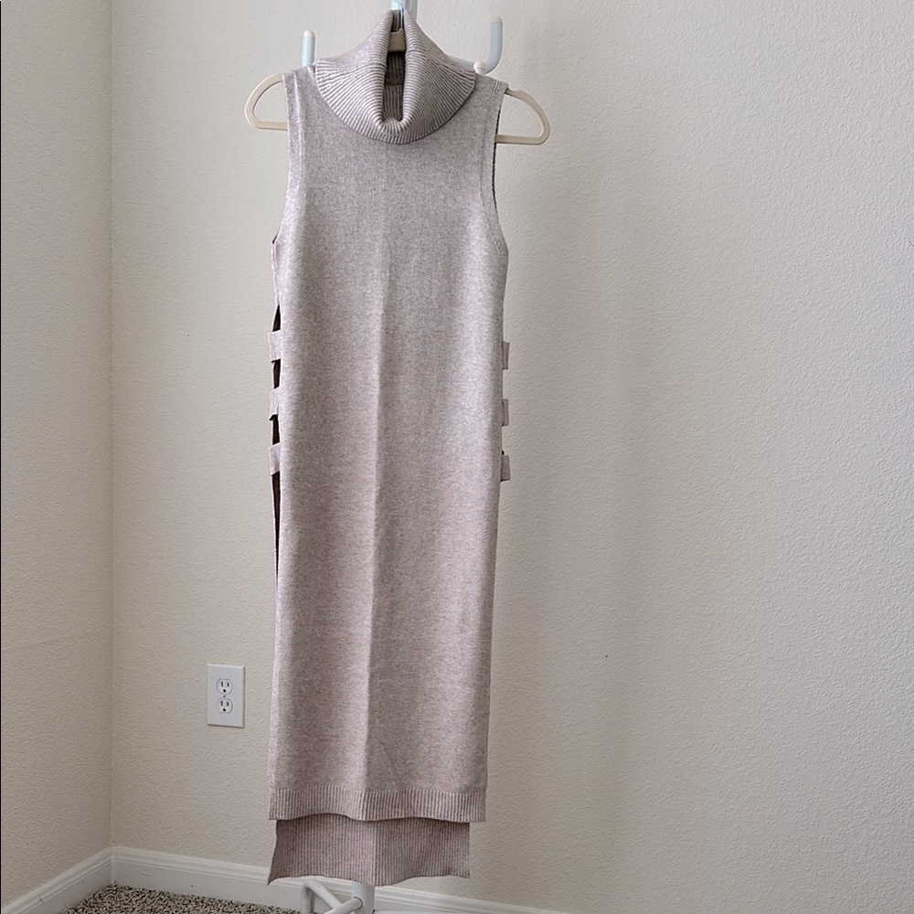 Sleeveless Taupe Knitted top